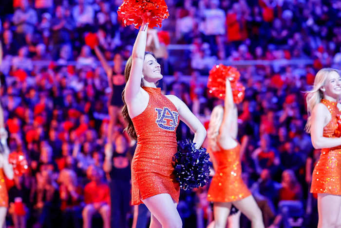 Auburn cheerleaders